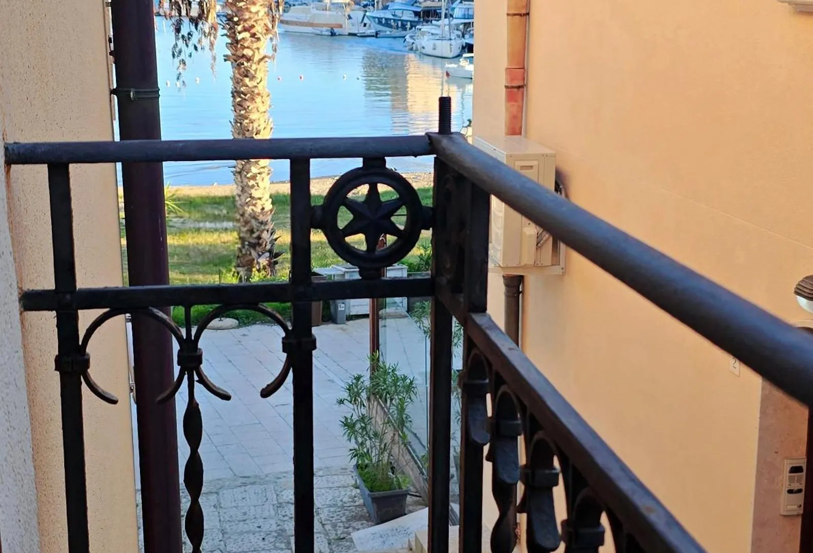 Hotel Cala Marina カステッランマーレ・デル・ゴルフォ