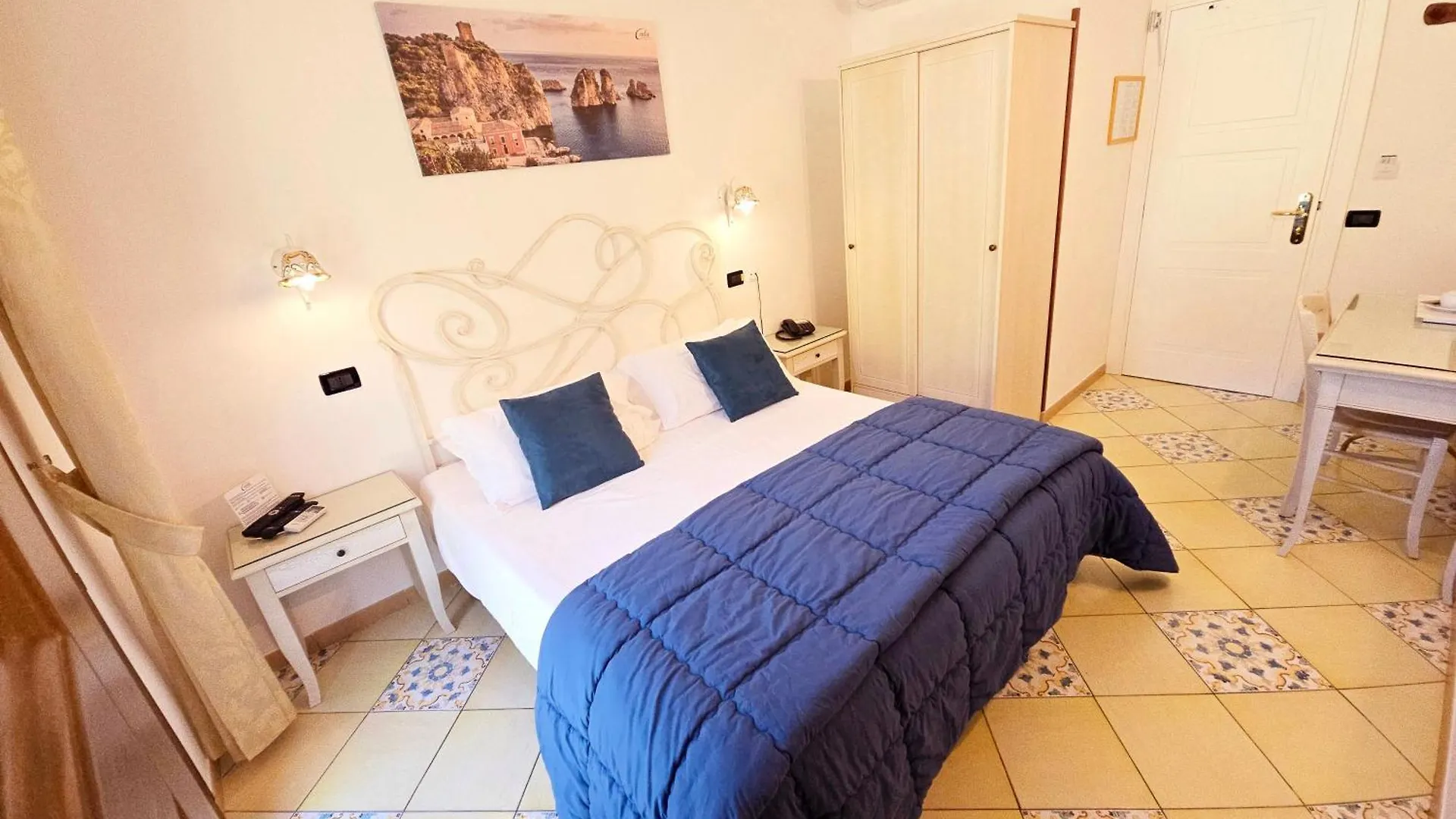 Hotel Cala Marina カステッランマーレ・デル・ゴルフォ